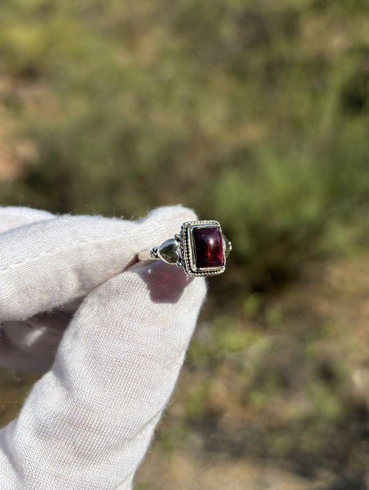 Garnet Sterling Silver Ring ~ Size 7.5